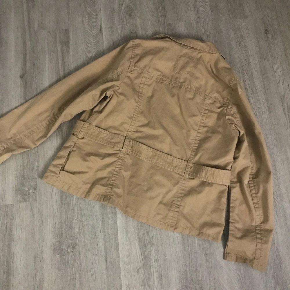 Women’s Jacket - Picture 5 of 7